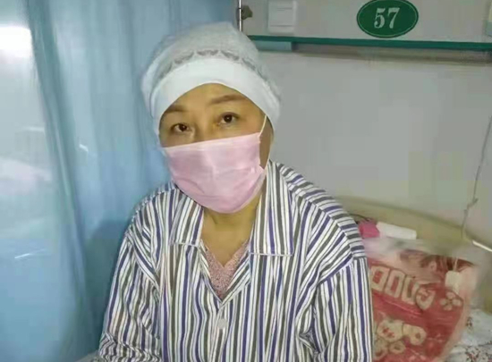 赵丽霞患急性髓系白血病 女儿含泪求助 进德公益基金会
