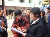 进德公益为平通镇、陈家坝和水磨镇三地灾区老乡捐助过冬棉被